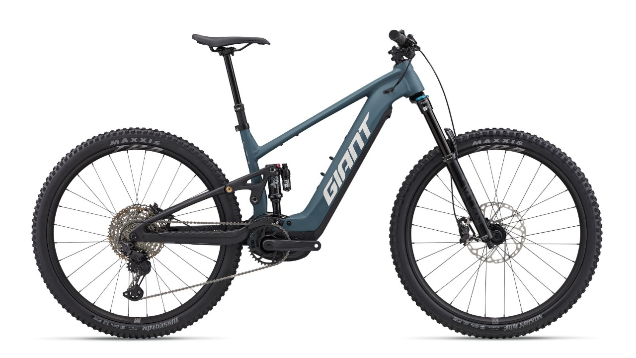 Giant Stance E+ 0 Deep Lake-Black.jpg