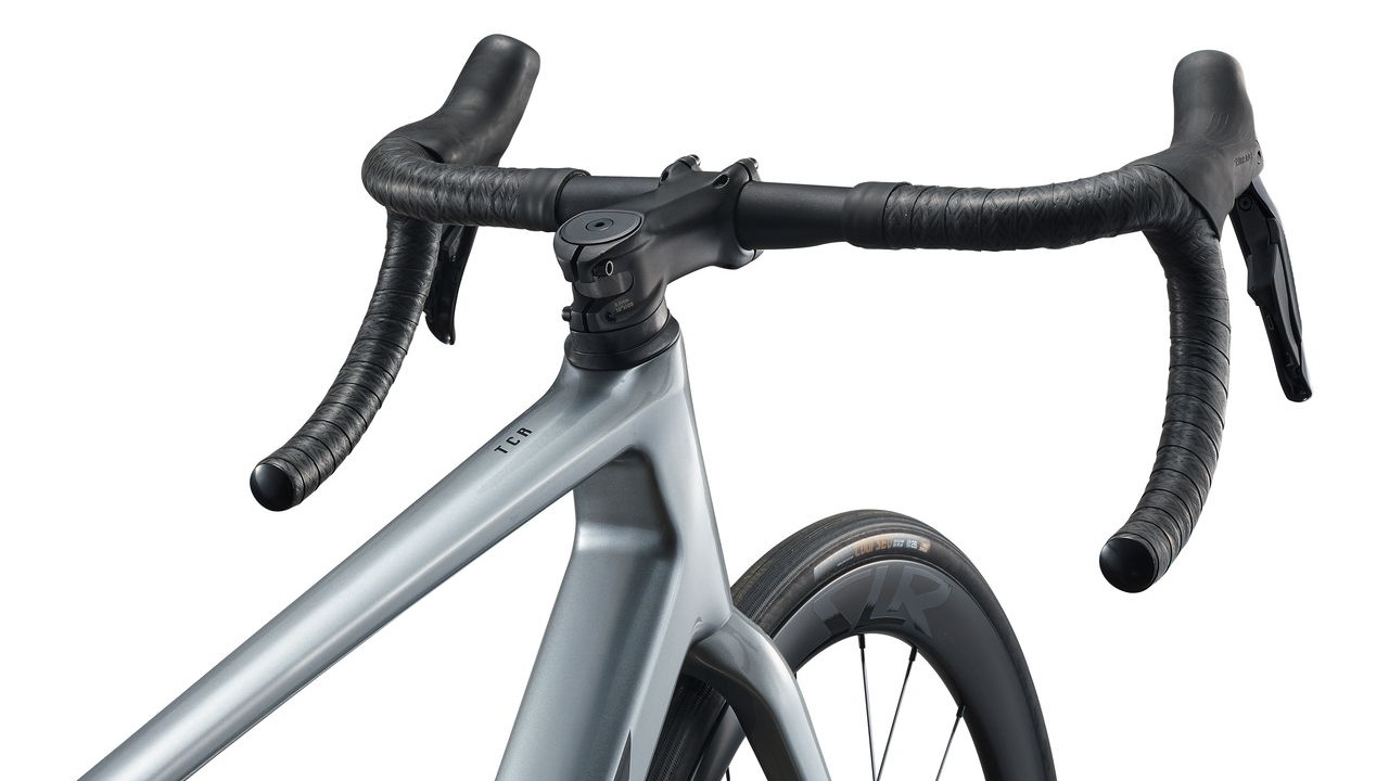 MY26+TCR+Advanced+Pro+1-Di2_Color+A+Tech+Silver-D2.jpg