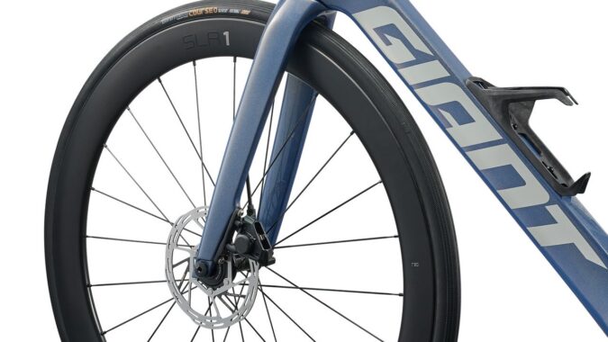 MY26+Propel+Advanced+Pro+1_Color+A+Midnight+Moon-D4.jpg