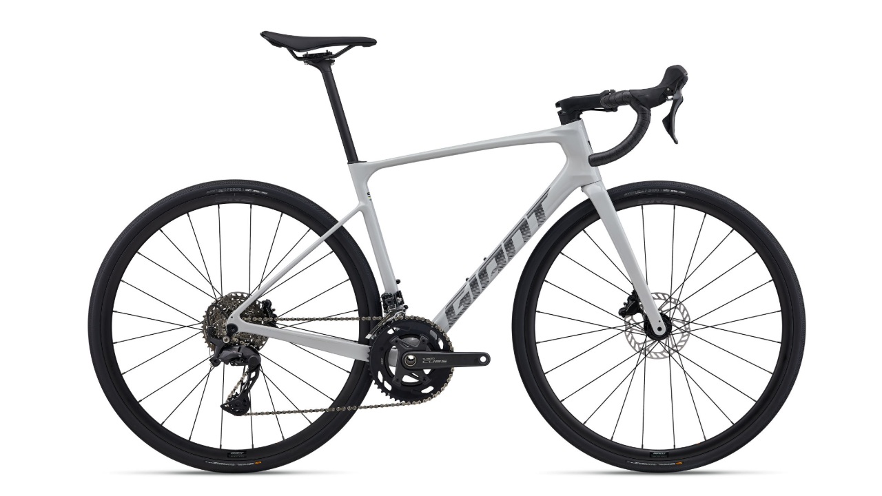 Giant Defy Advanced 3 Good Gray - Endurance 2026.jpg