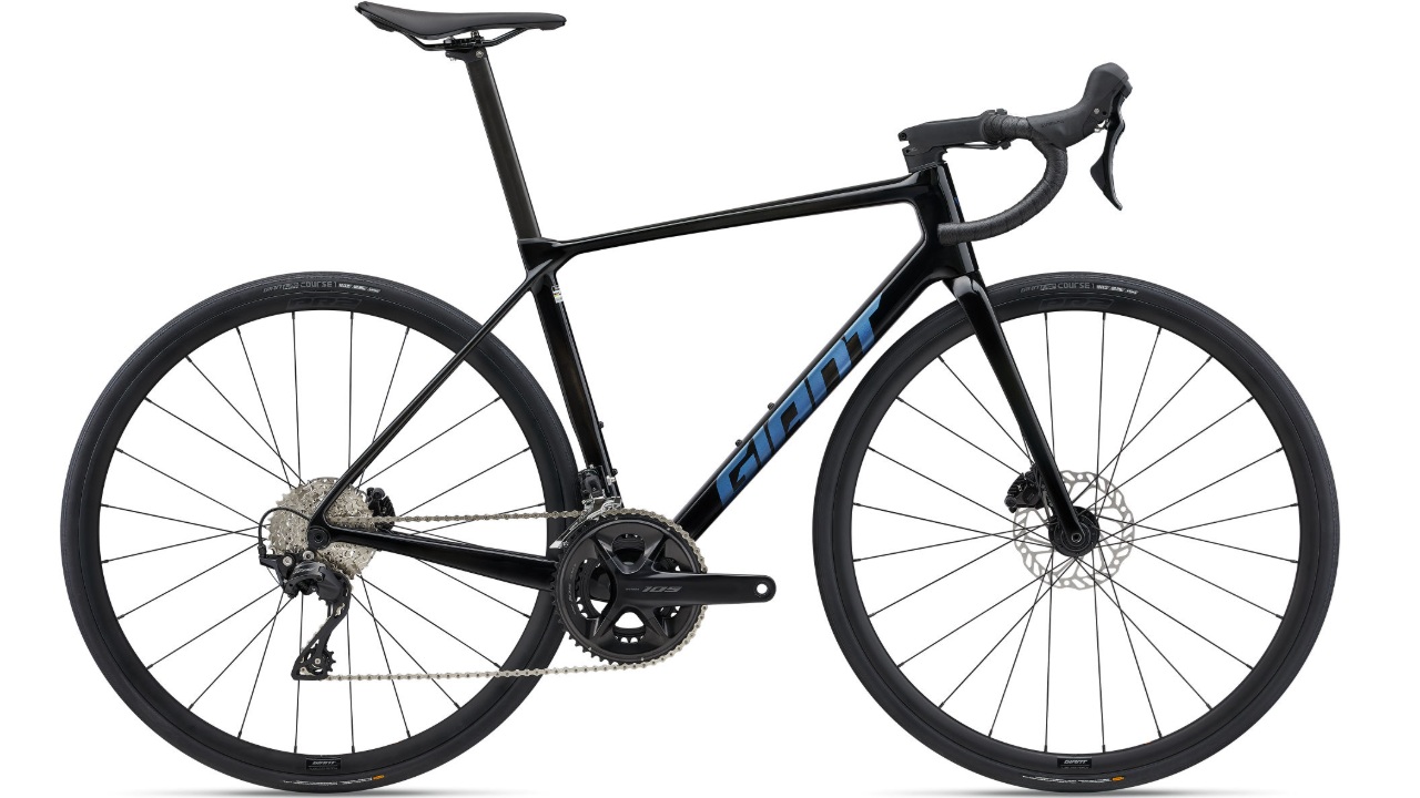 Giant TCR Advanced 2 Carbon 2025.jpg